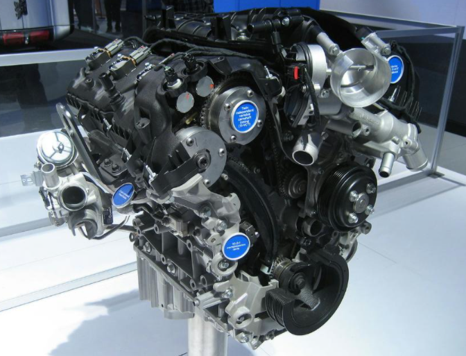 Ford 3.5 EcoBoost vs 5.0 Coyote